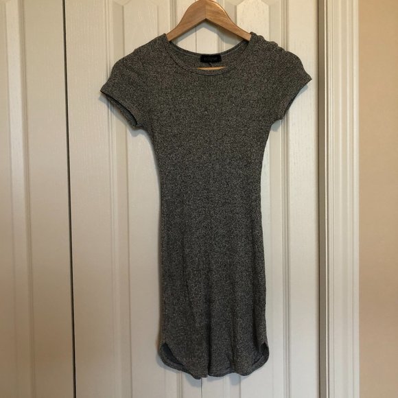 Simple Grey Dress - Picture 2 of 3